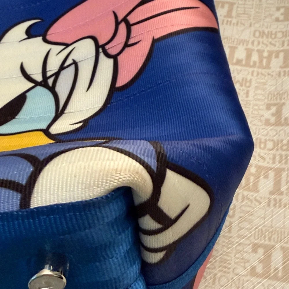 Harveys Seatbelt Donald Duck Wanderer bag💙PRICE FIRM